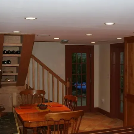 Circa 1725 Home W/Roof Deck And Water Views